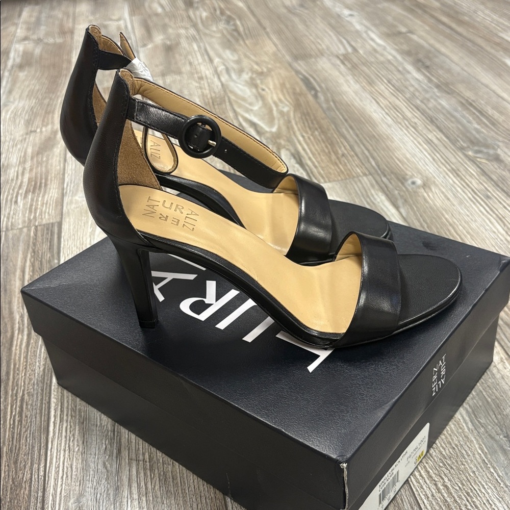 Naturalizer Kinsley Black Leather Elegant Ankle Strap Heels - Picture 2 of 11